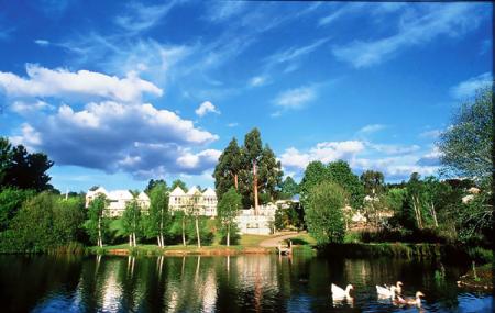 Lake House Image