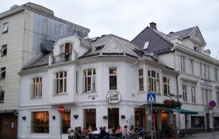 Cafe Opera Image