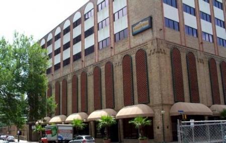 Riverwalk Plaza Hotel Image