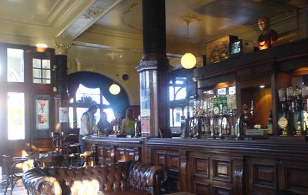 Downes Bar Image