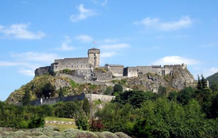 Chateau-fort De Lourdes And The Museepyreneen Image