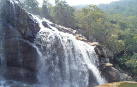 Thoovanam Falls Image