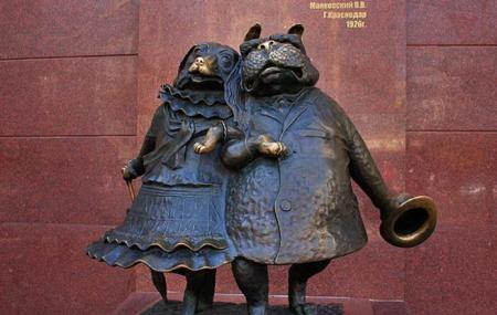 Dog Capital Sculpture Image