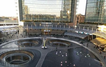 Piazza Gae Aulenti Image