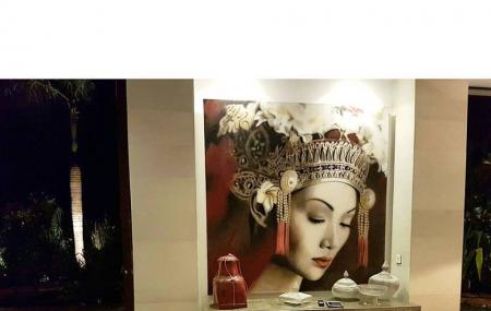 Nyaman Gallery Image