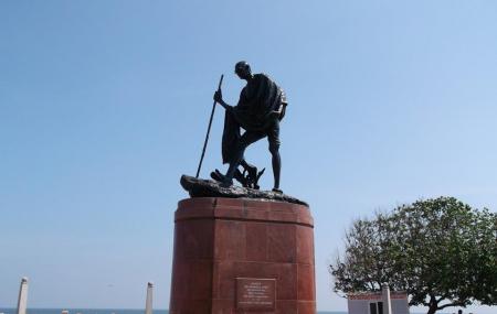 Gandhi Statue Image