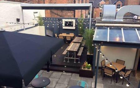 The Watergates Bar Image