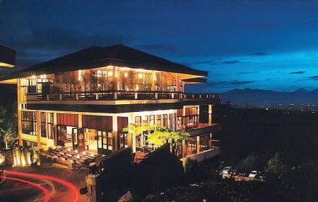 Sierra Cafe And Lounge Image